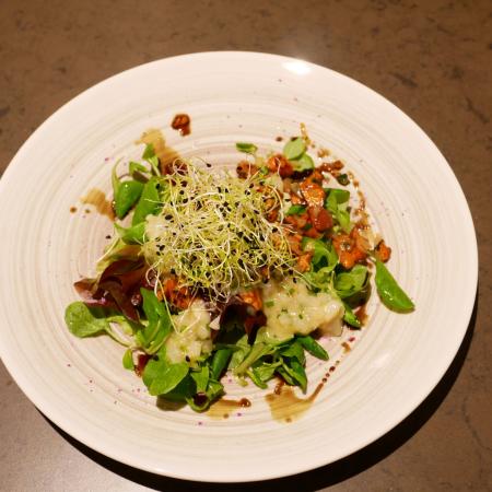 Steirischer Vogerlsalat mit Kartoffelvinaigrette und Schwammerl