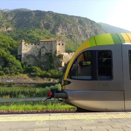 © Christiane Barth – Unterwegs sein und Ankommen. Der wunderschöne Ausgangspunkt für unsere Ausflüge und Wanderungen war Kastelbell. 